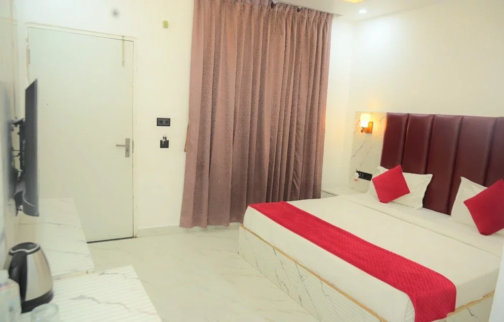 Hotel Omkar Palace